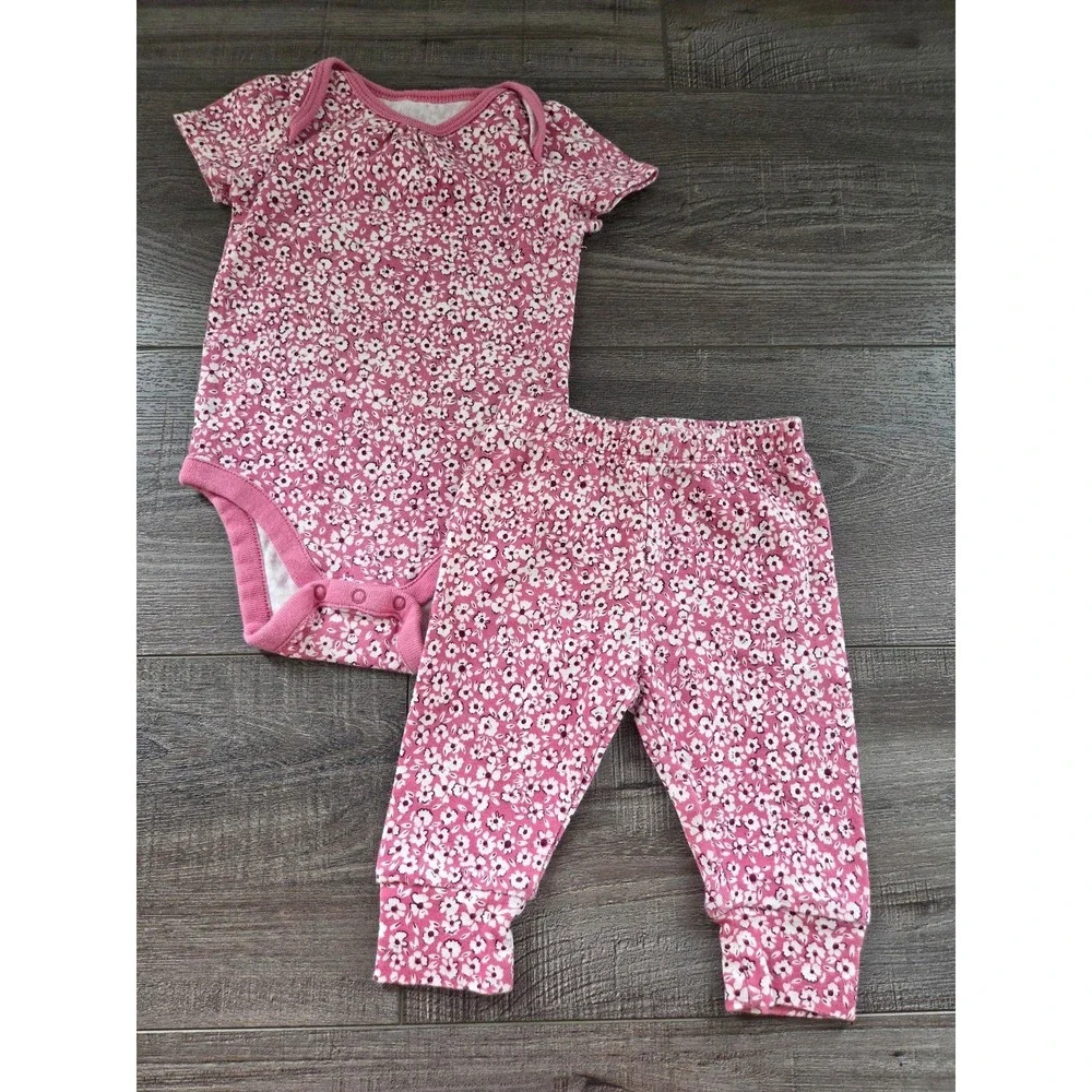 Baby gap set 3-6 mos